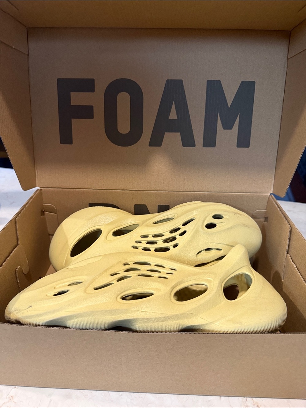 Yeezy Foam Runner in Pale Yellow